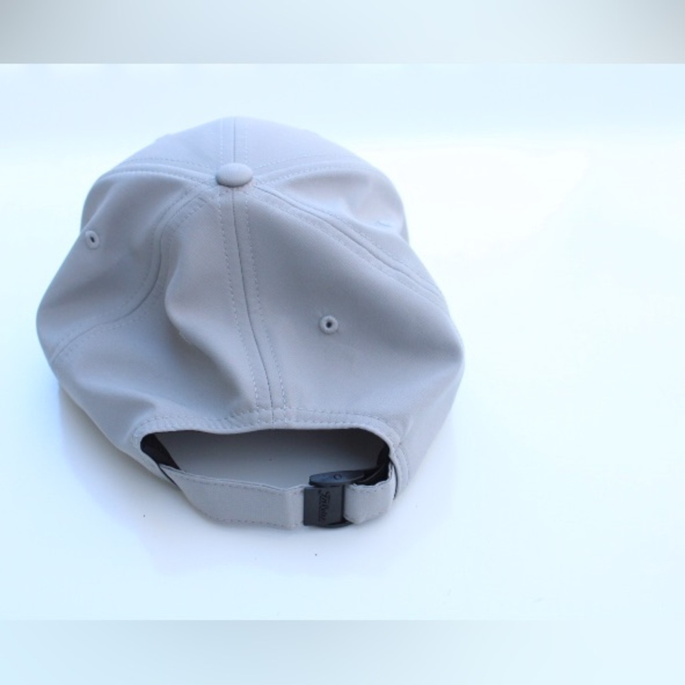 Titleist hat - Picture 3 of 7